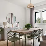 The Poolside House - New 2 Bedroom Apartment With Terrace