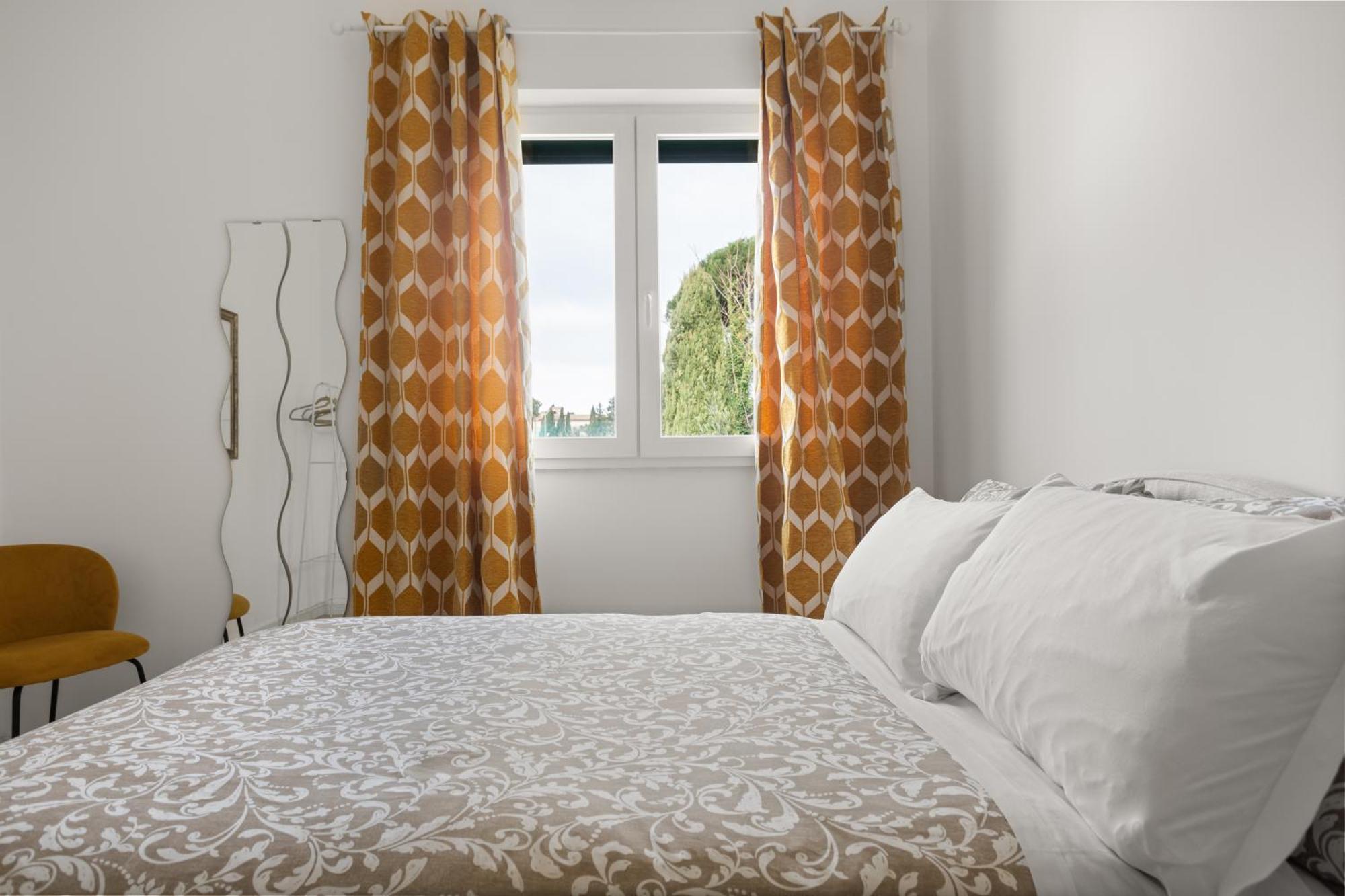 The Poolside House - New 2 Bedroom With Terrace Apartment *
