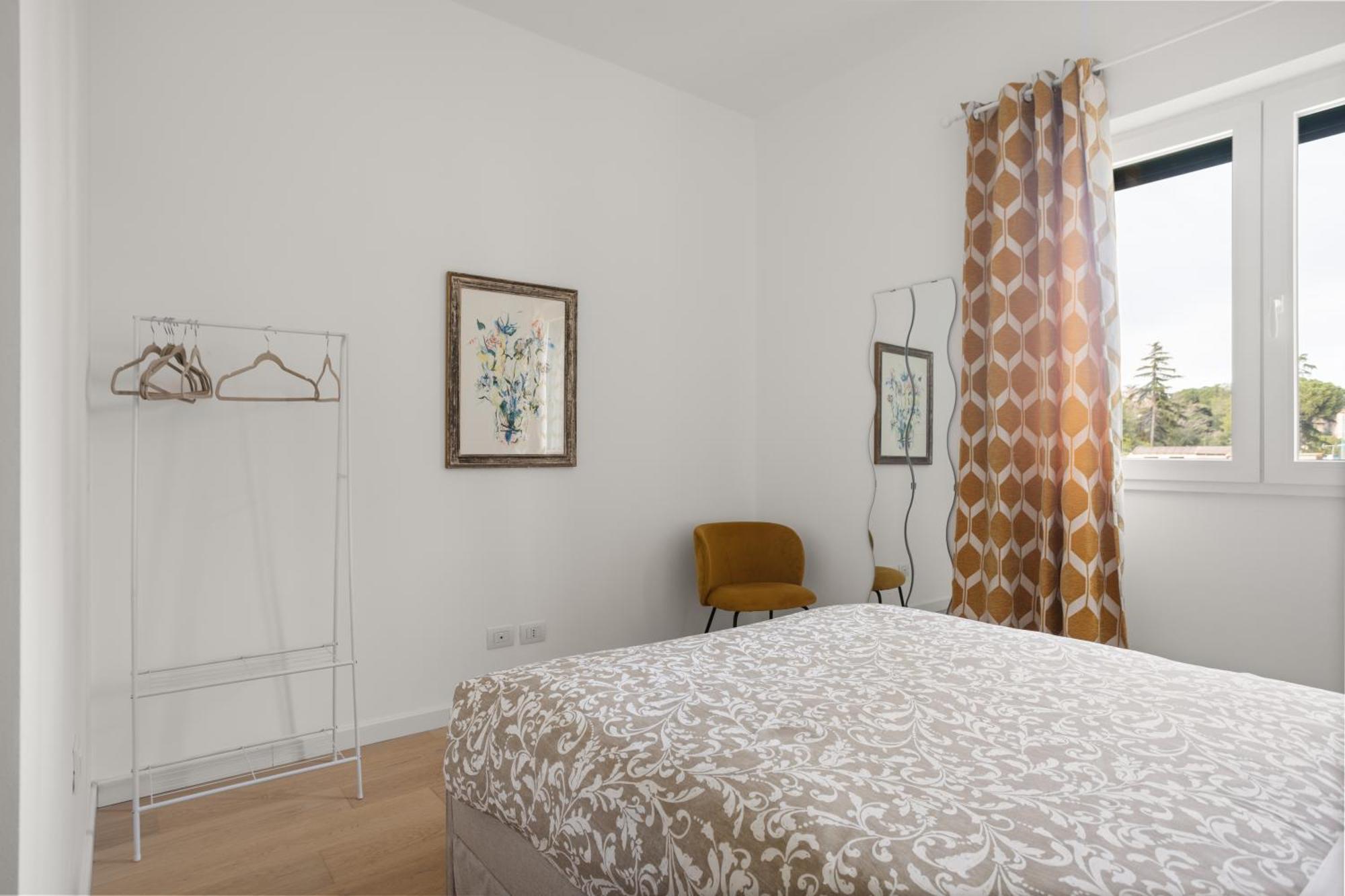 Apartment The Poolside House - New 2 Bedroom With Terrace *