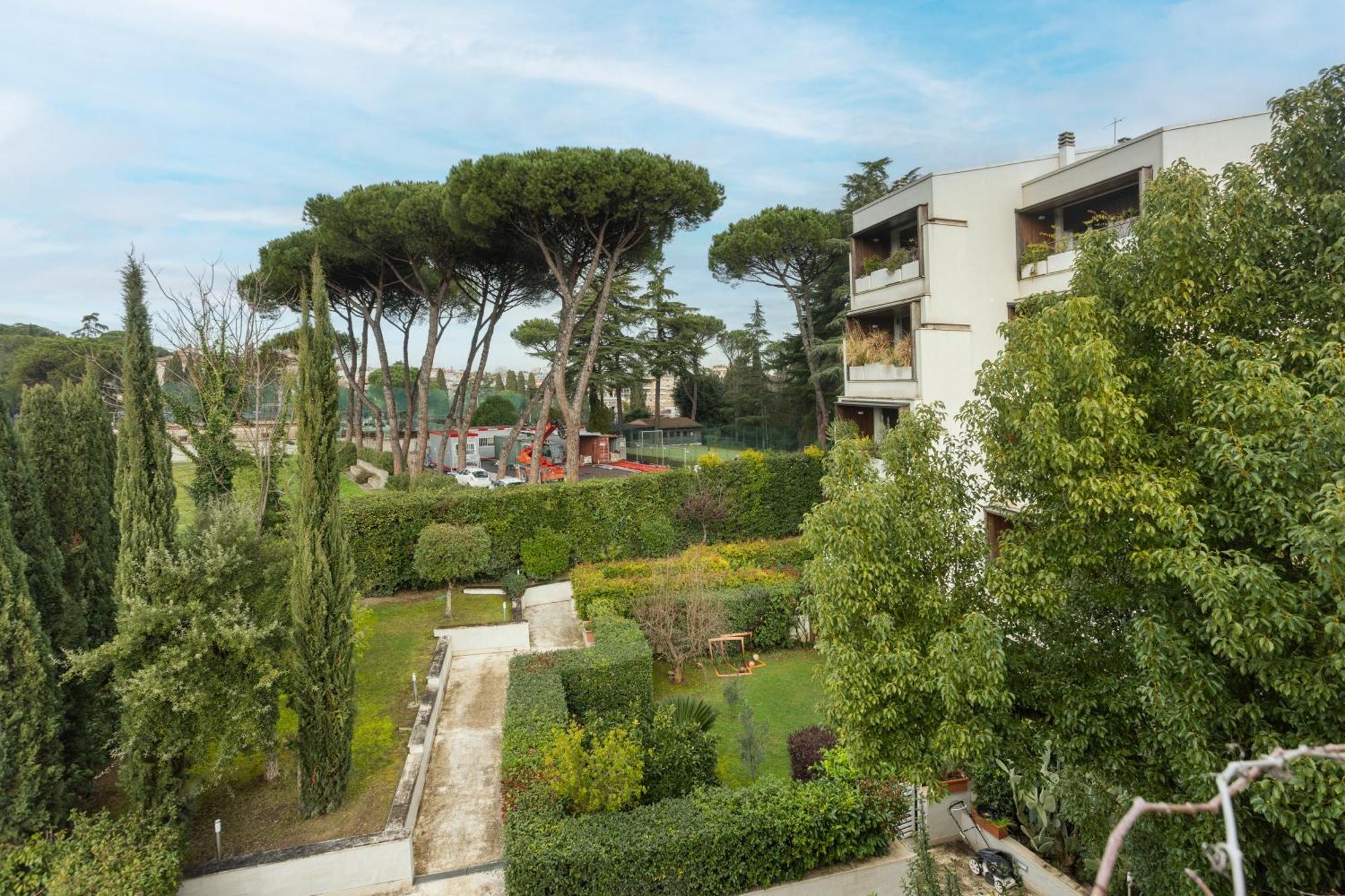 The Poolside House - New 2 Bedroom With Terrace Apartment