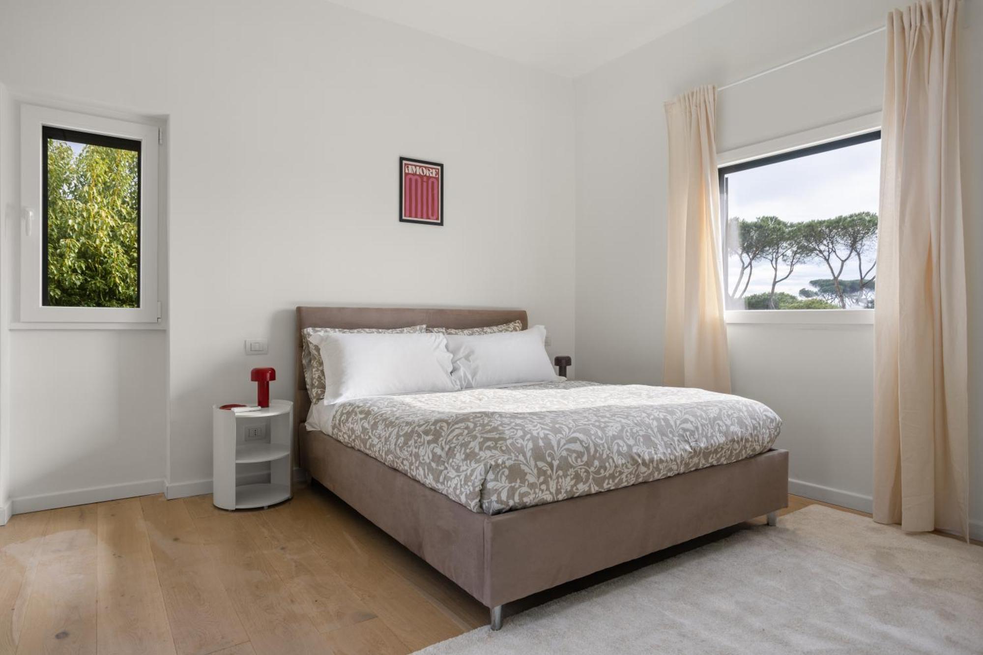 The Poolside House - New 2 Bedroom With Terrace * Rom
