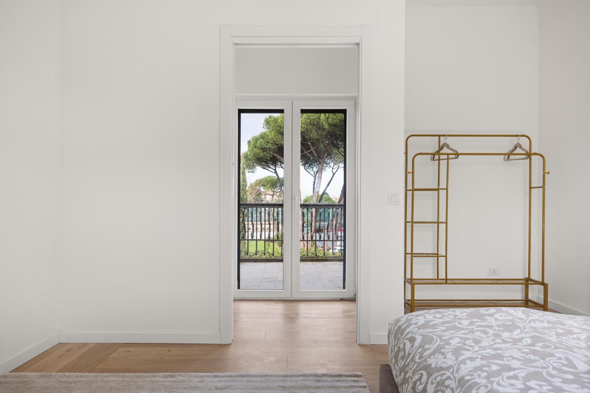 The Poolside House - New 2 Bedroom With Terrace * Rom