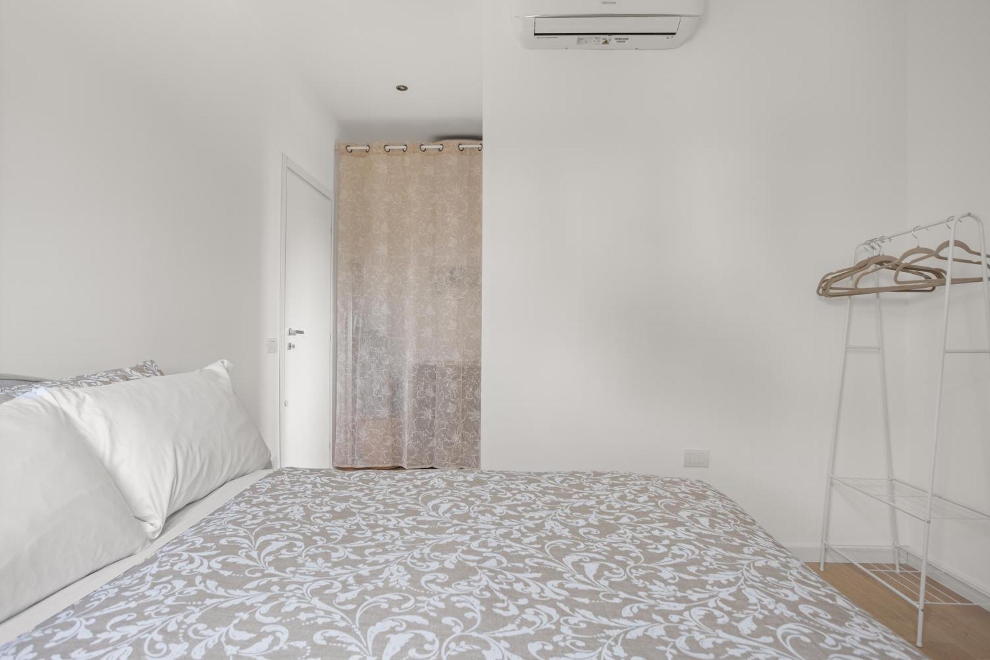 The Poolside House - New 2 Bedroom With Terrace Apartment